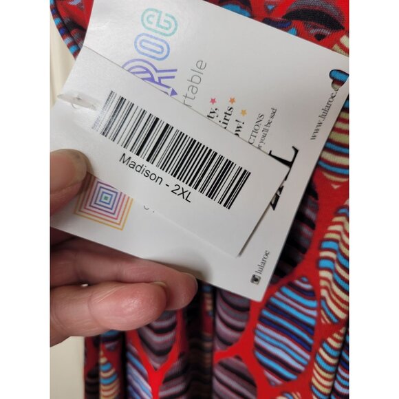 LuLaRoe Madison Skirt 2XL Red Multicolor Geometric Print Pleated Elastic - Picture 4 of 4
